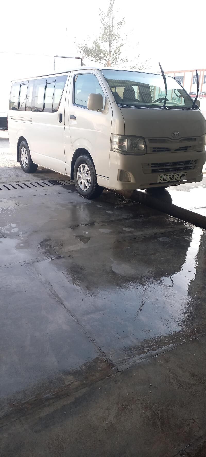 Toyota Hiace 2013 - 320 000 TMT - Мары - img 2