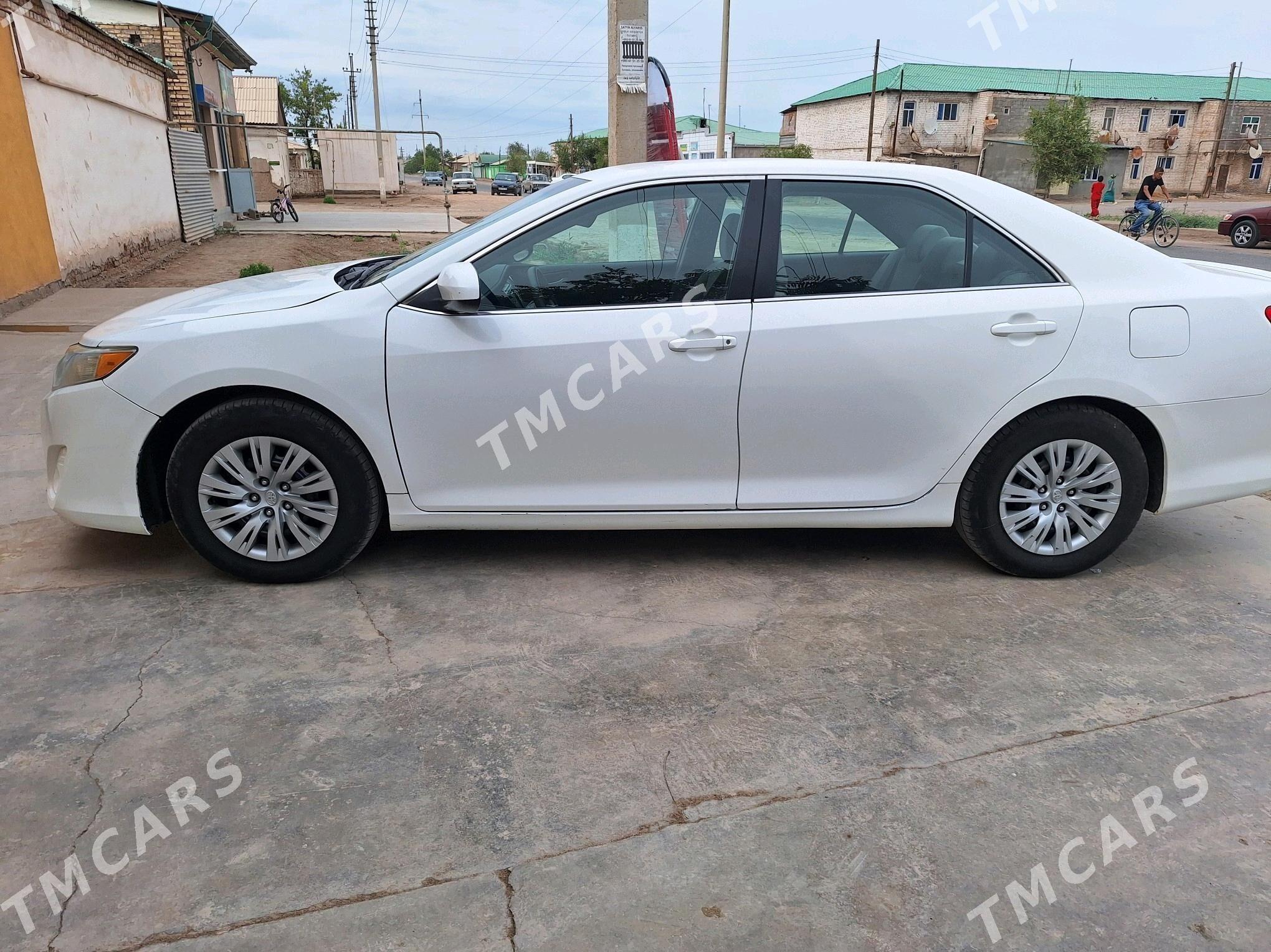 Toyota Camry 2013 - 240 000 TMT - Кёнеургенч - img 9