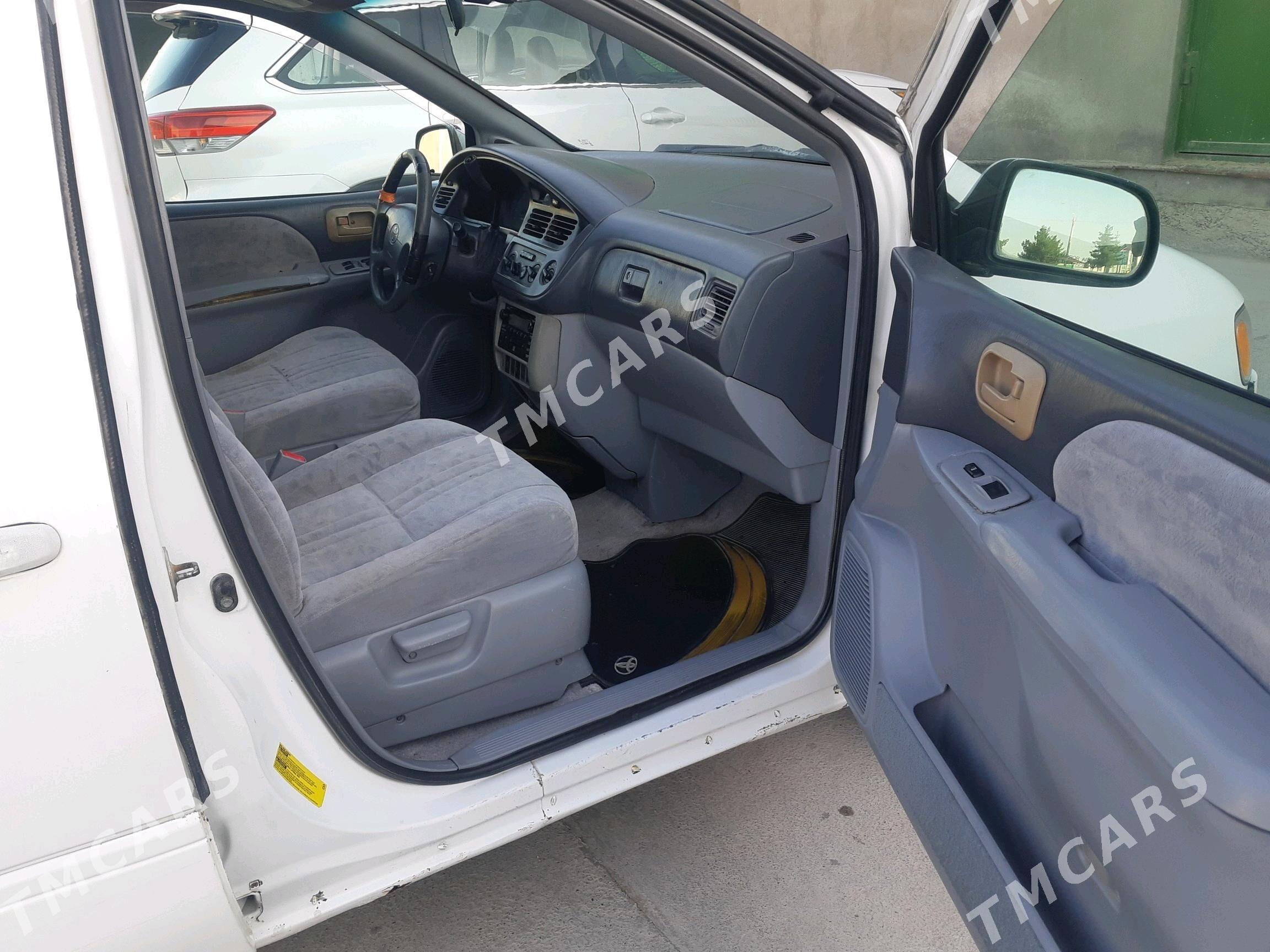 Toyota Sienna 2001 - 115 000 TMT - Мары - img 2