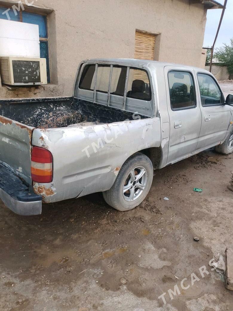 Toyota Hilux 2003 - 45 000 TMT - Türkmenbaşy etr. - img 5