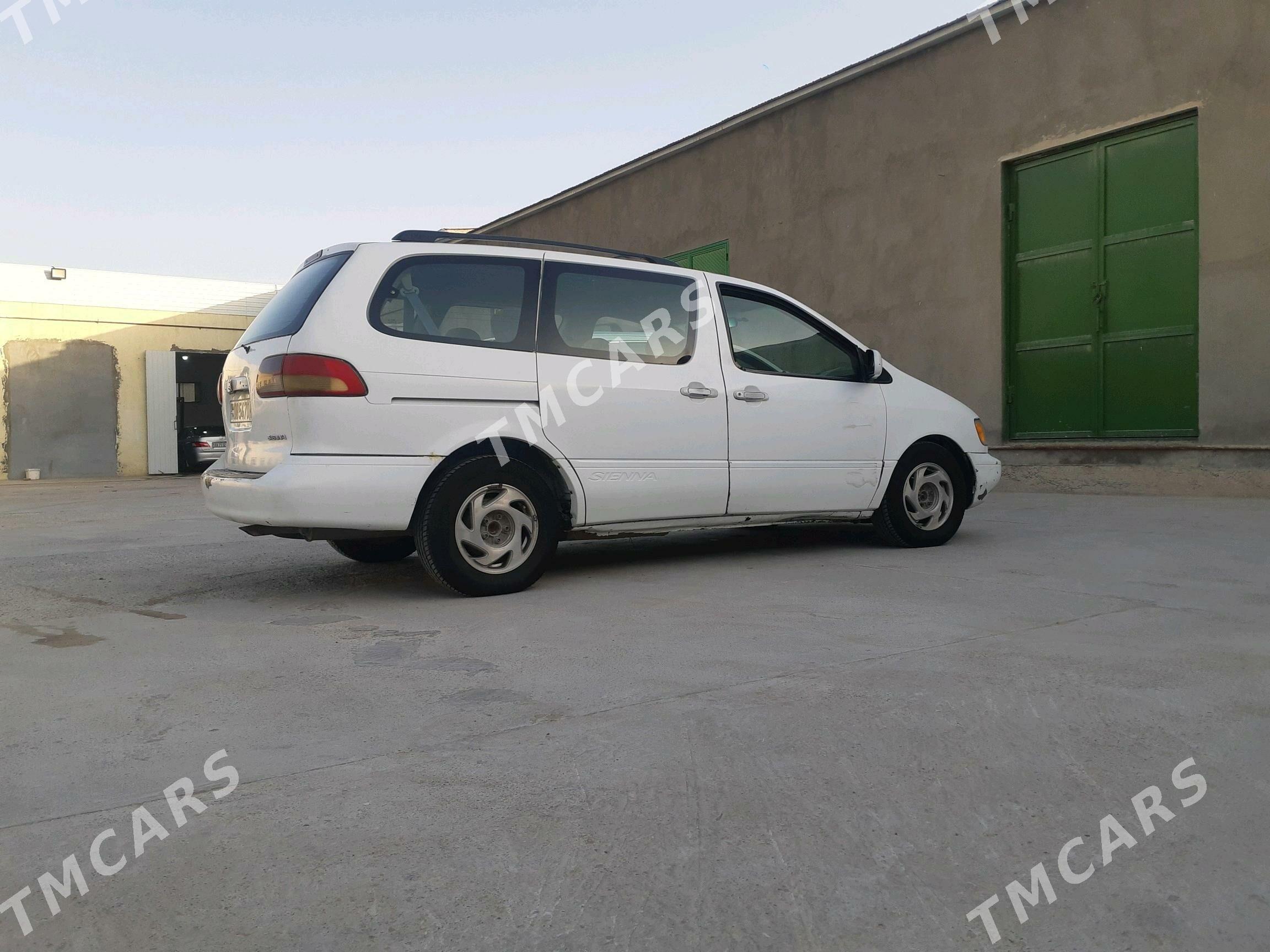 Toyota Sienna 2001 - 115 000 TMT - Мары - img 5