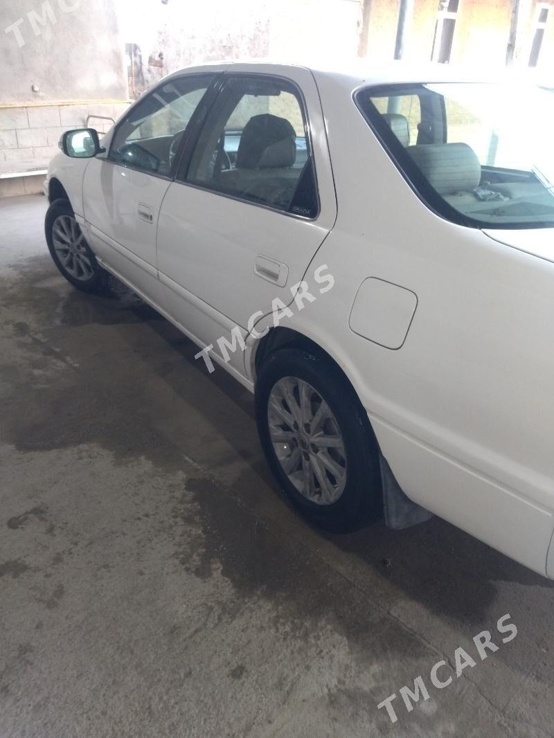 Toyota Camry 1998 - 110 000 TMT - Койтендаг - img 2