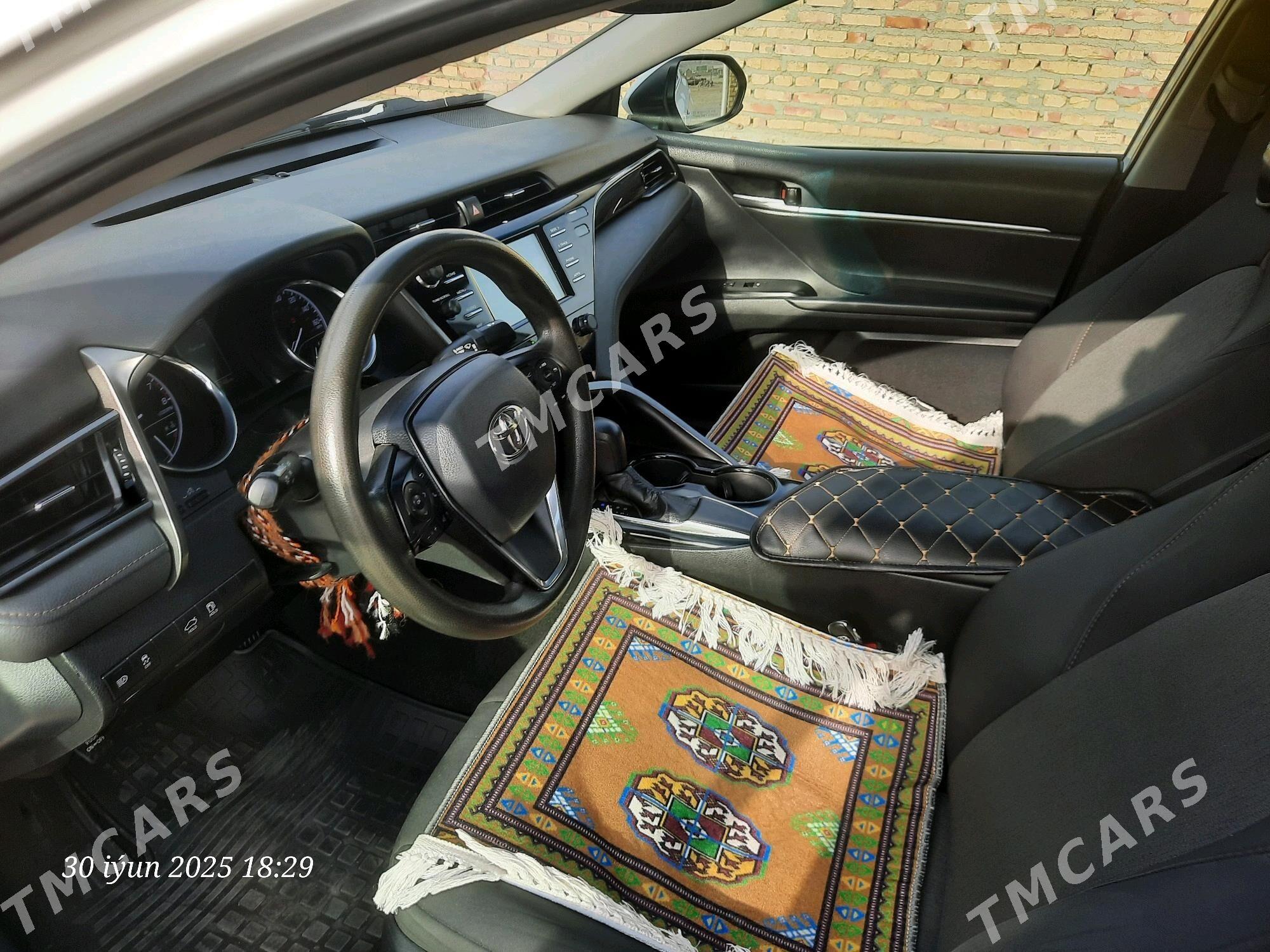 Toyota Camry 2019 - 300 000 TMT - Берекет - img 2
