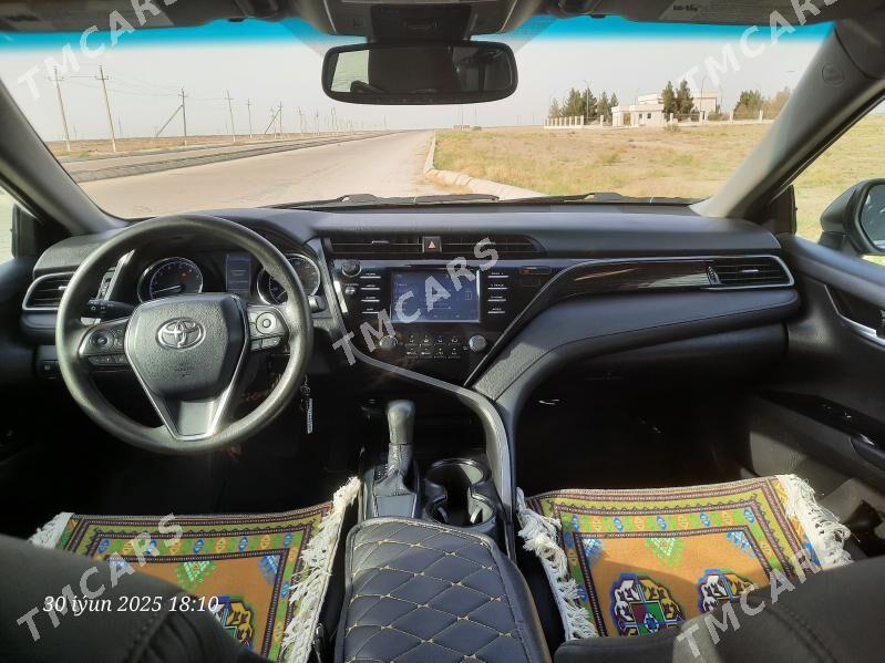 Toyota Camry 2019 - 300 000 TMT - Берекет - img 4