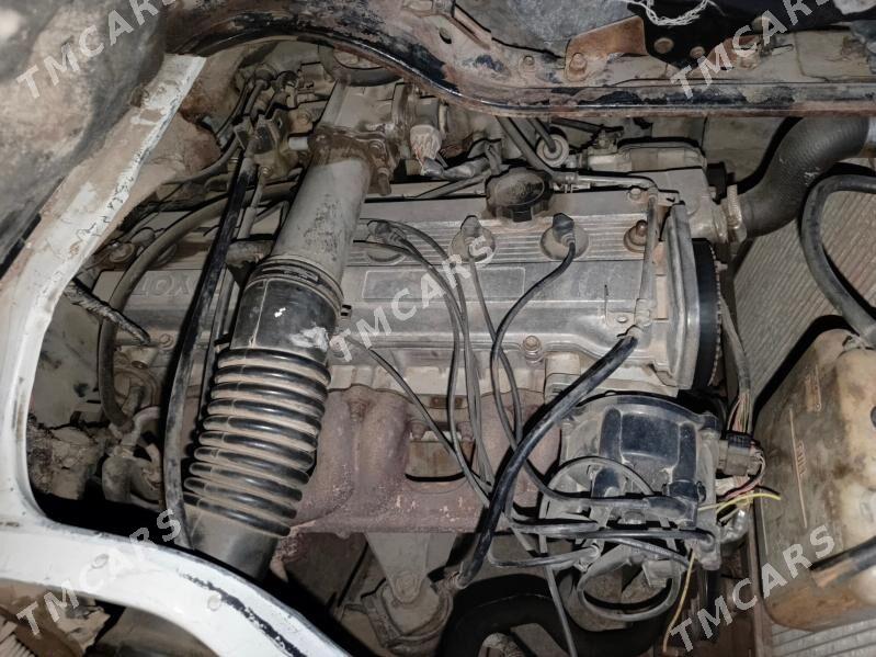 Toyota Hiace 2002 - 70 000 TMT - Türkmenabat - img 3