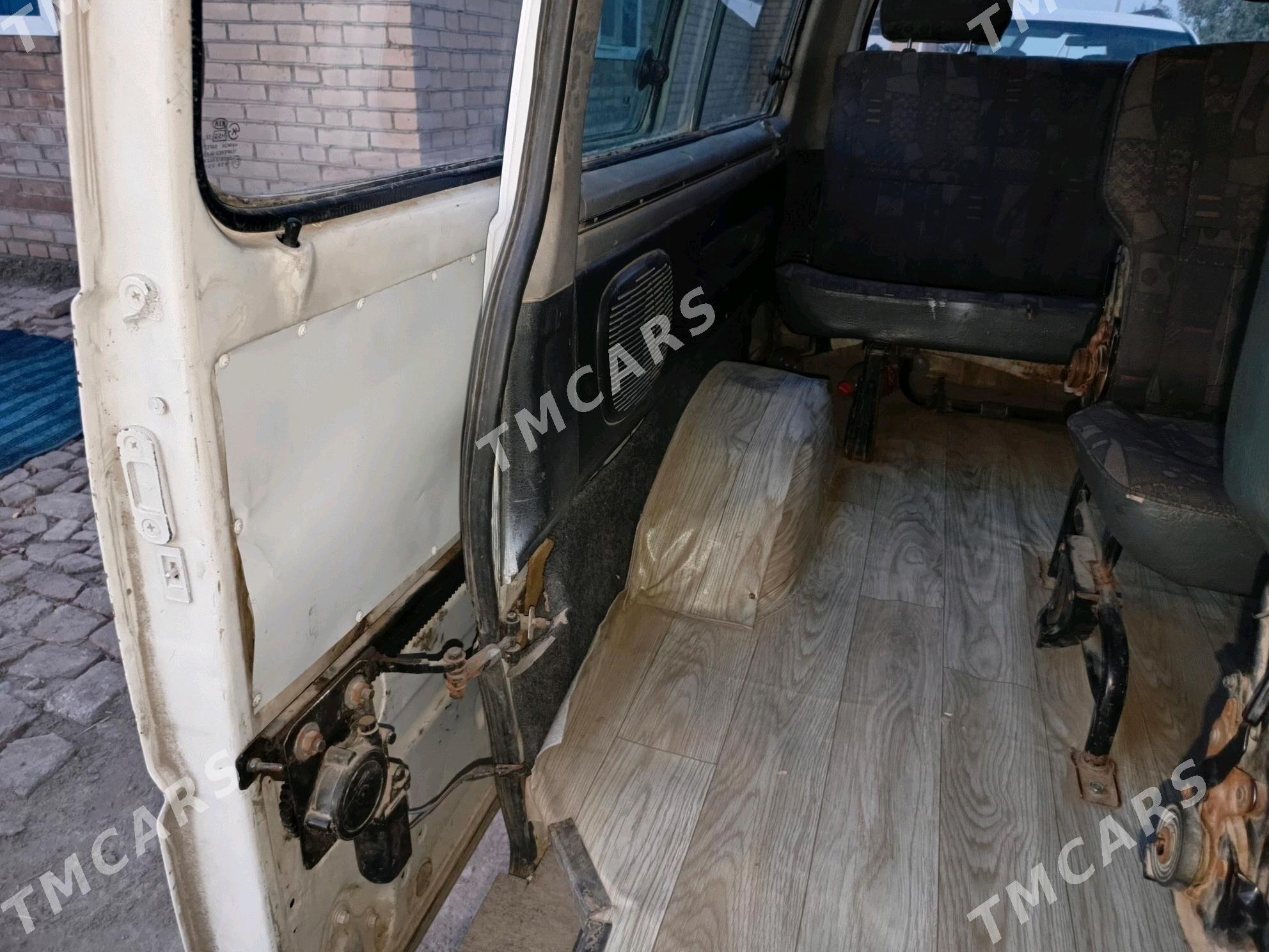 Toyota Hiace 2002 - 70 000 TMT - Türkmenabat - img 8