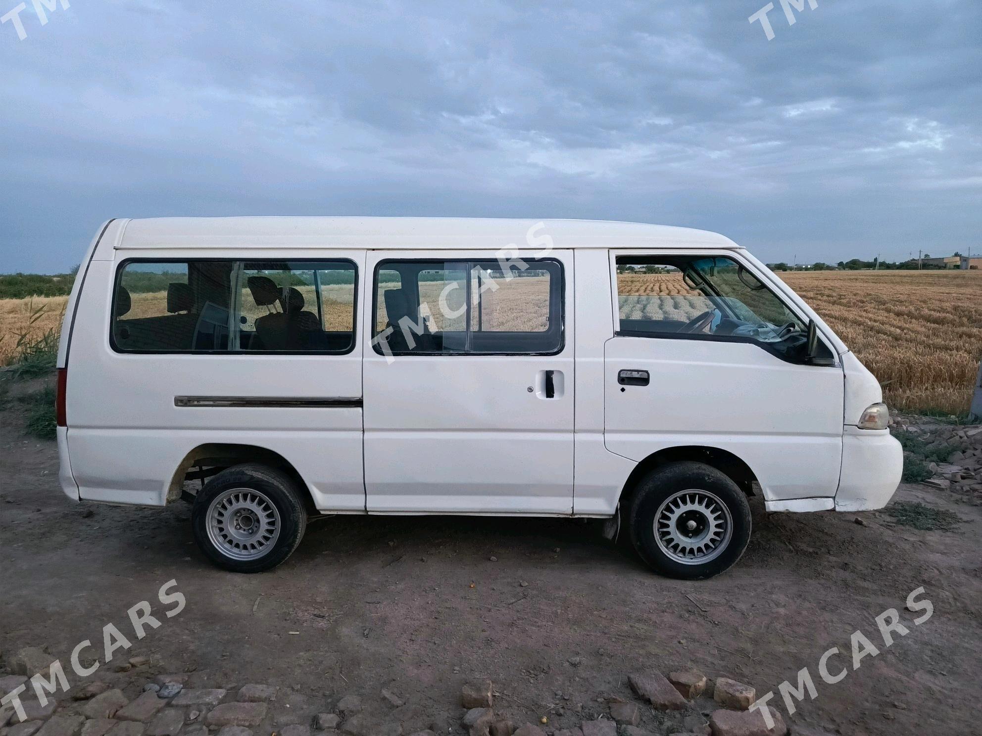 Toyota Hiace 2002 - 70 000 TMT - Türkmenabat - img 9