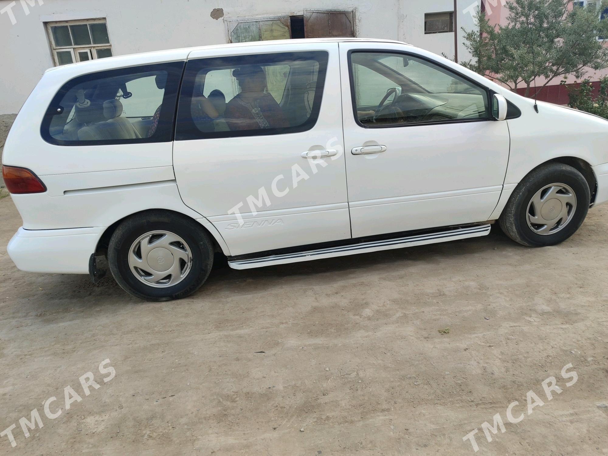Toyota Sienna 2000 - 125 000 TMT - Дашогуз - img 6