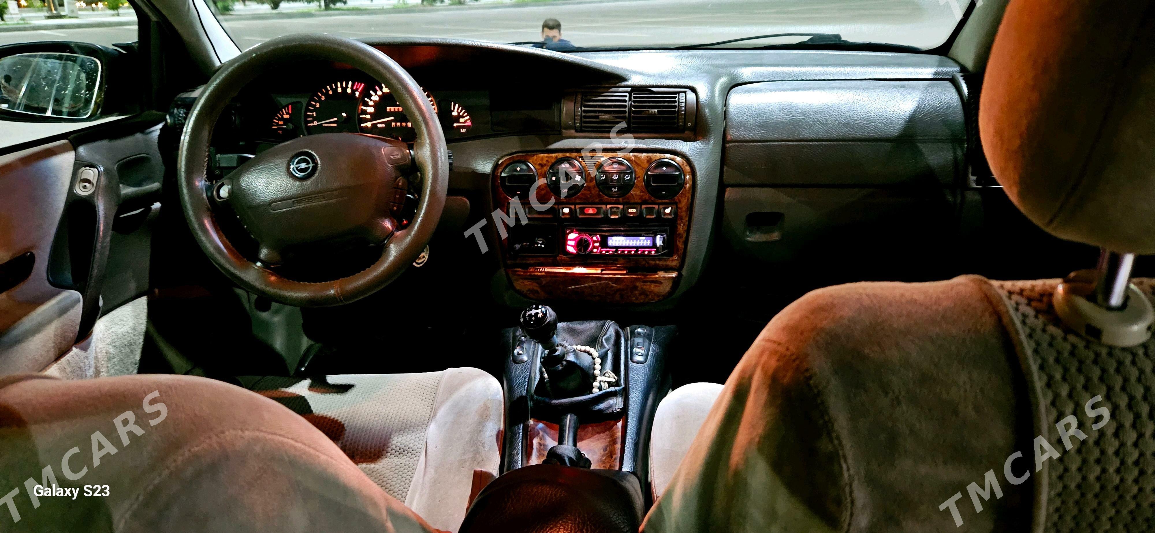 Opel Omega 1999 - 45 000 TMT - Анев - img 3
