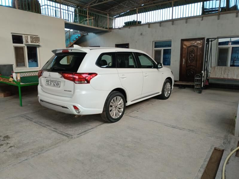 Mitsubishi Outlander 2023 - 300 000 TMT - Tejen - img 6