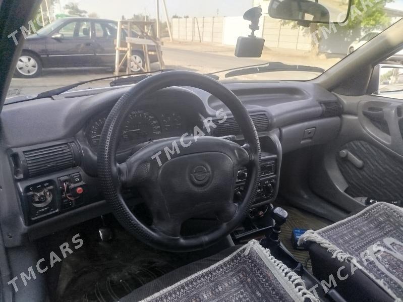Opel Astra 1992 - 50 000 TMT - Mary - img 4