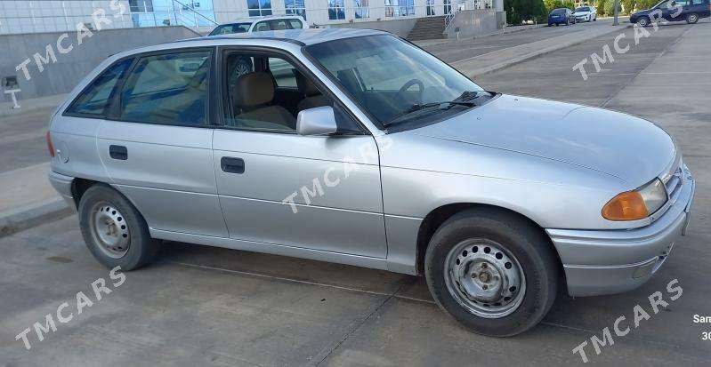 Opel Astra 1992 - 37 000 TMT - Гурбансолтан Едже - img 3