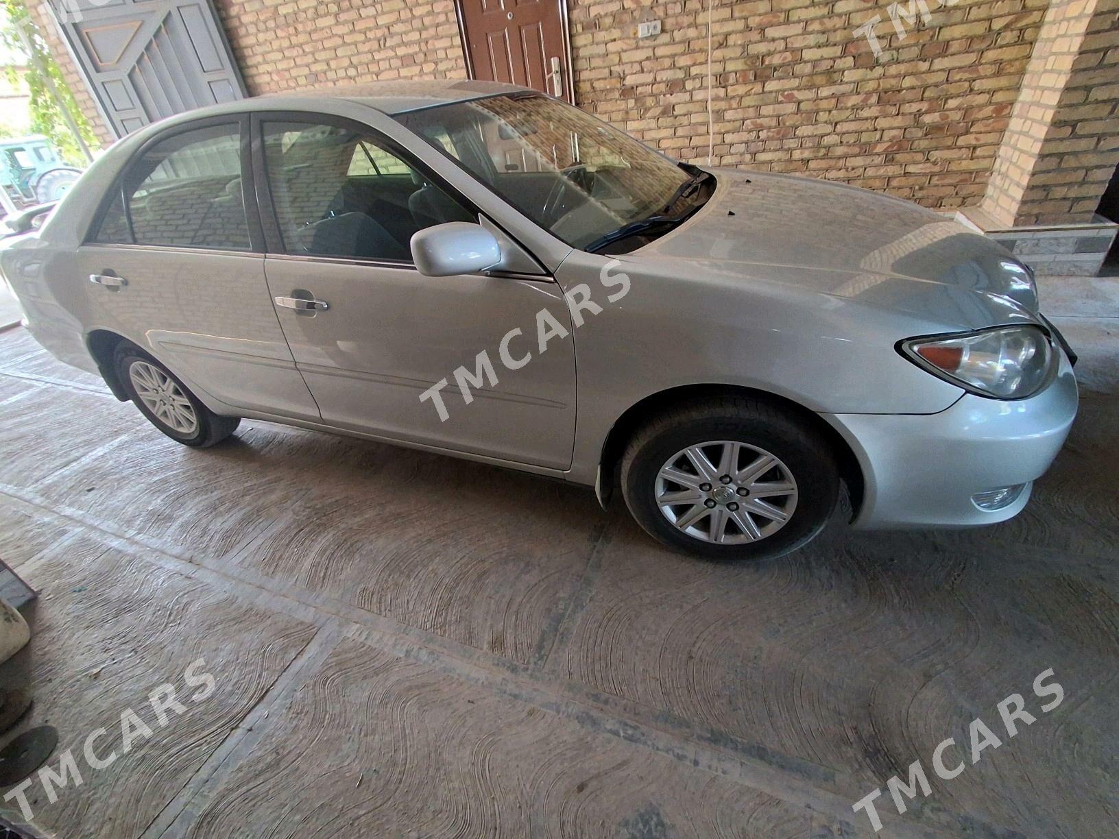 Toyota Camry 2004 - 140 000 TMT - Dänew - img 3