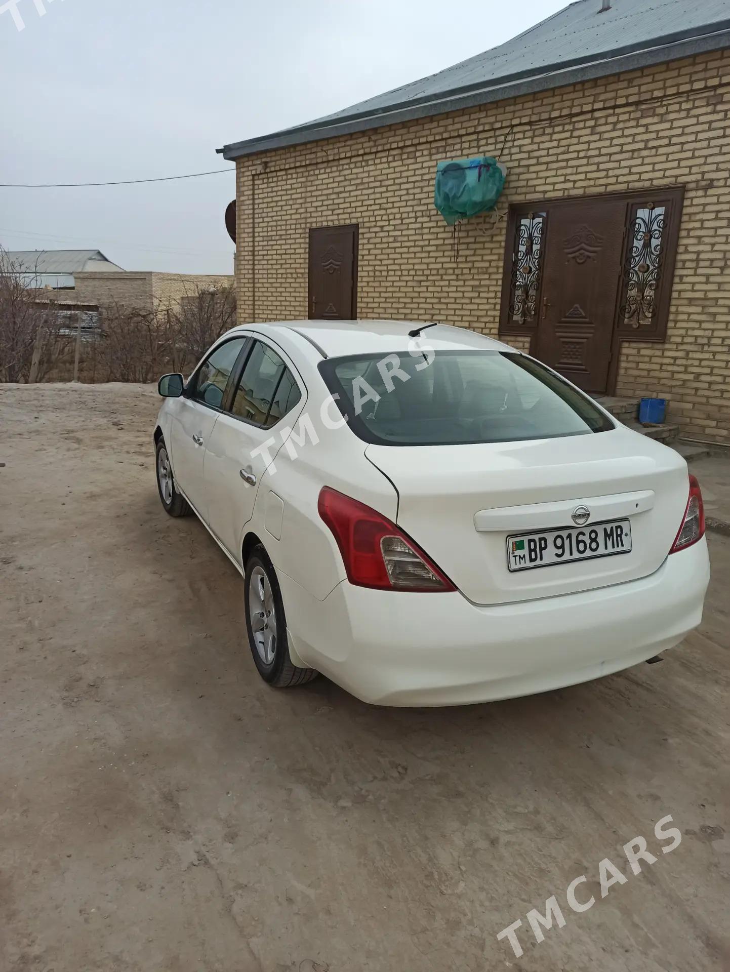 Nissan Versa 2011 - 76 000 TMT - Мары - img 3