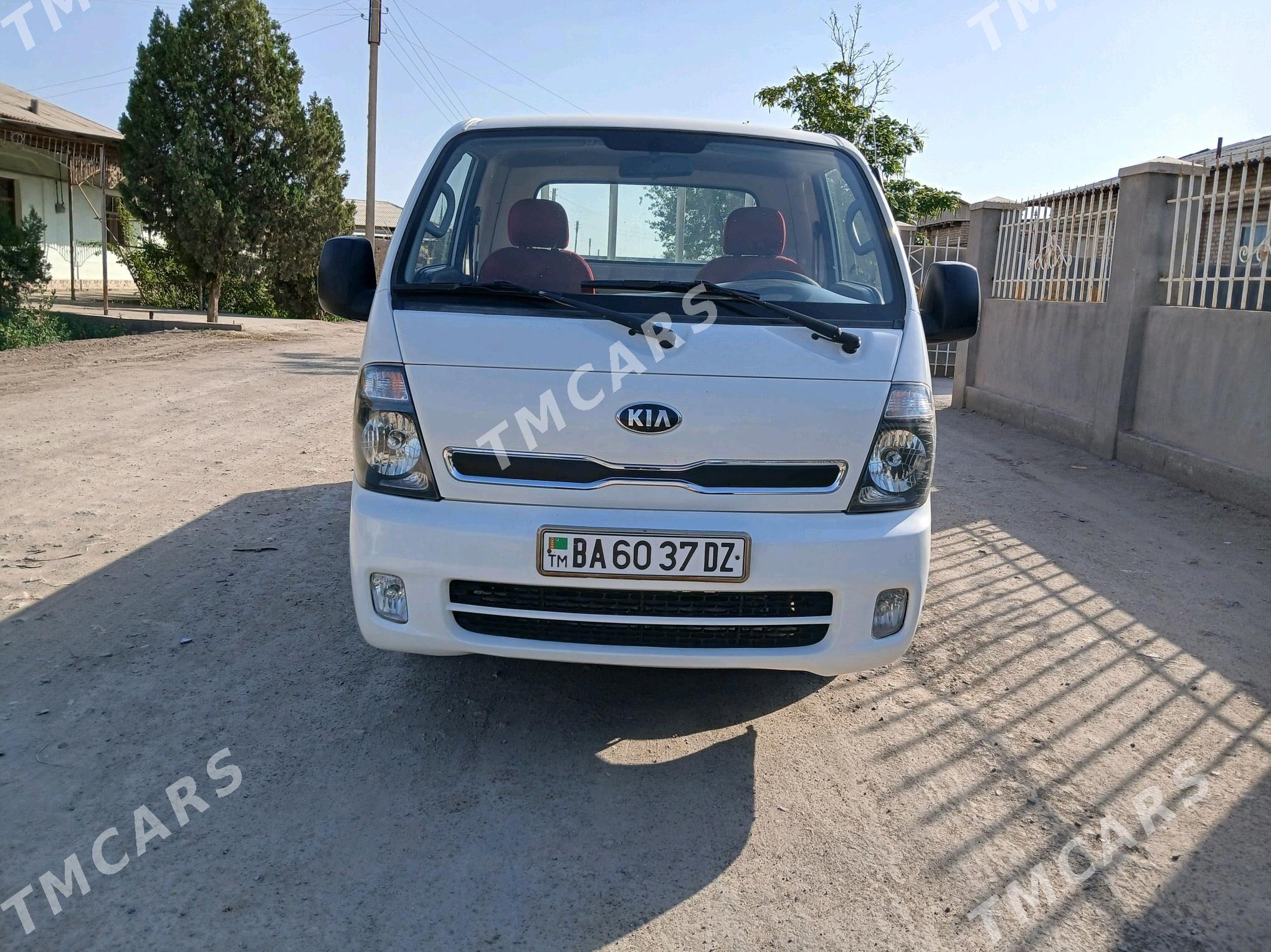 Kia Bongo 2013 - 170 000 TMT - Дашогуз - img 4