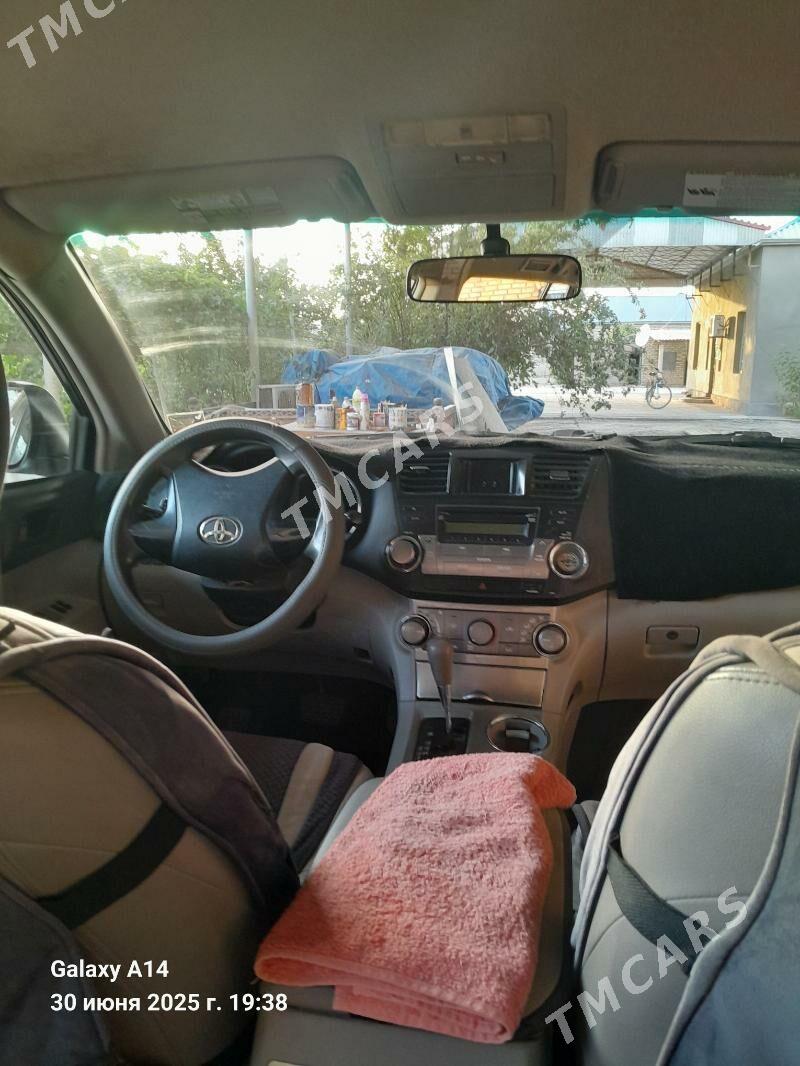 Toyota Highlander 2011 - 290 000 TMT - Туркменгала - img 3