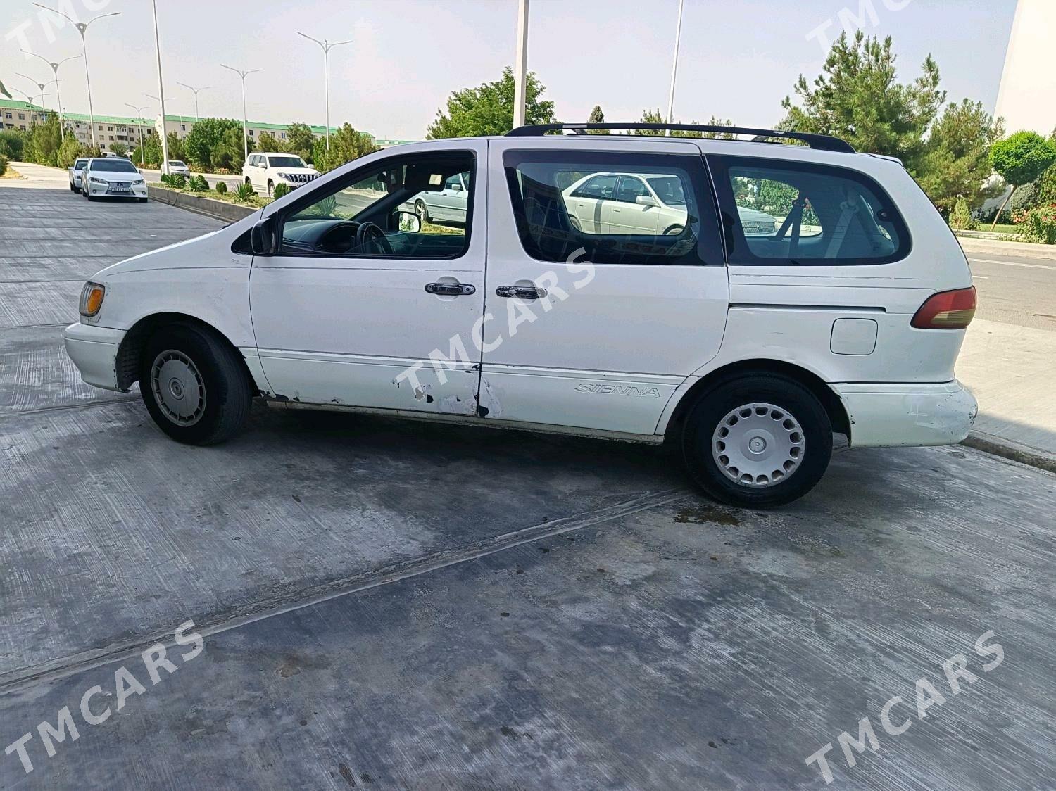 Toyota Sienna 2002 - 120 000 TMT - Çärjew - img 3