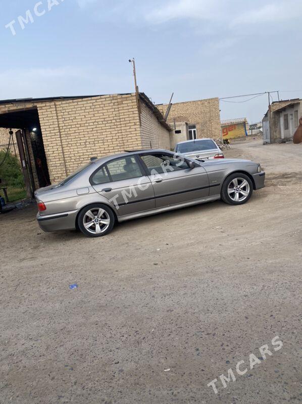 BMW E39 2002 - 90 000 TMT - Türkmenabat - img 4