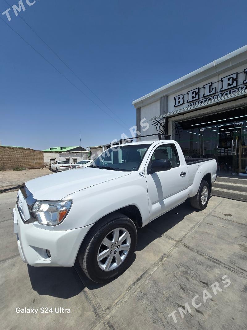 Toyota Tacoma 2012 - 180 000 TMT - Туркменабат - img 8
