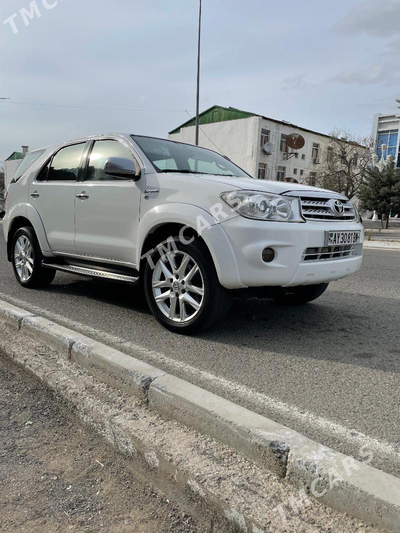 Toyota Fortuner 2010 - 300 000 TMT - Aşgabat - img 3