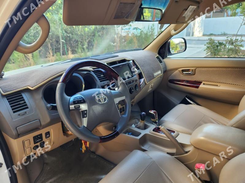 Toyota Fortuner 2010 - 300 000 TMT - Aşgabat - img 6
