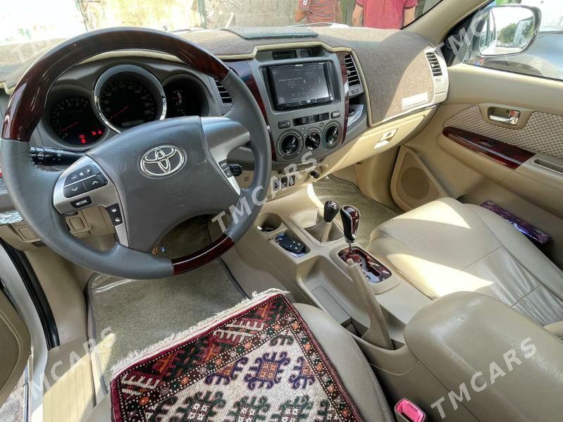 Toyota Fortuner 2010 - 300 000 TMT - Aşgabat - img 2