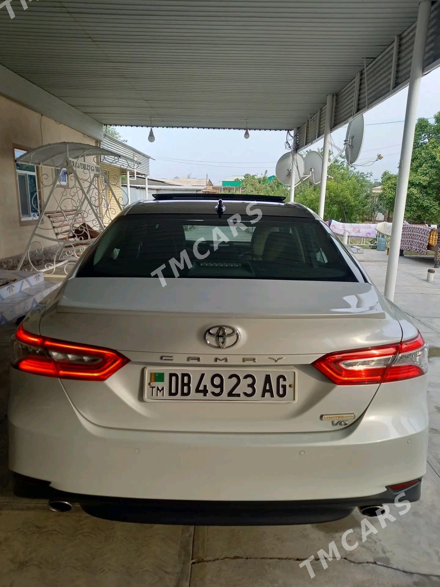 Toyota Camry 2018 - 510 000 TMT - Мары - img 9
