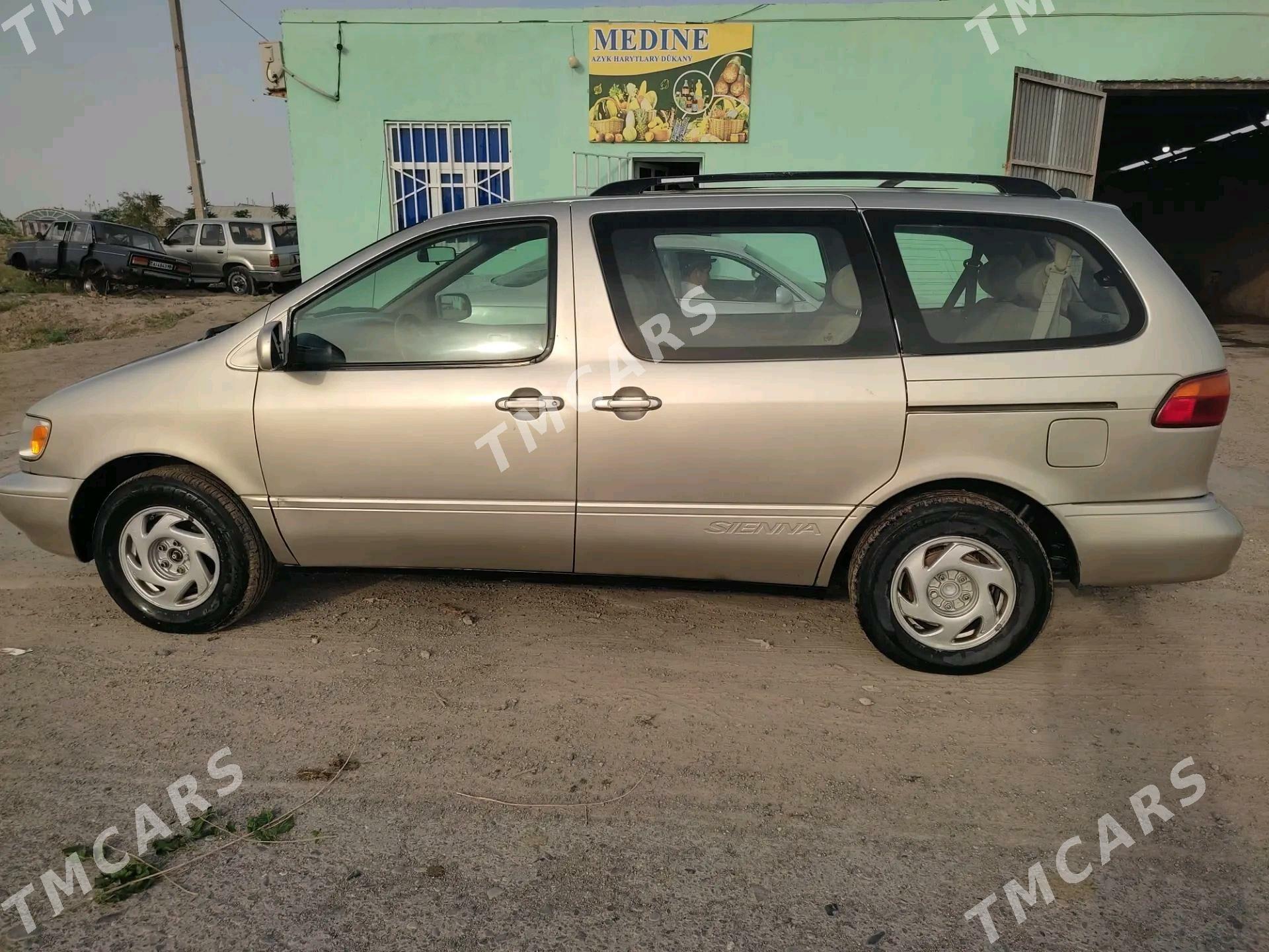 Toyota Sienna 2000 - 150 000 TMT - Baýramaly - img 4