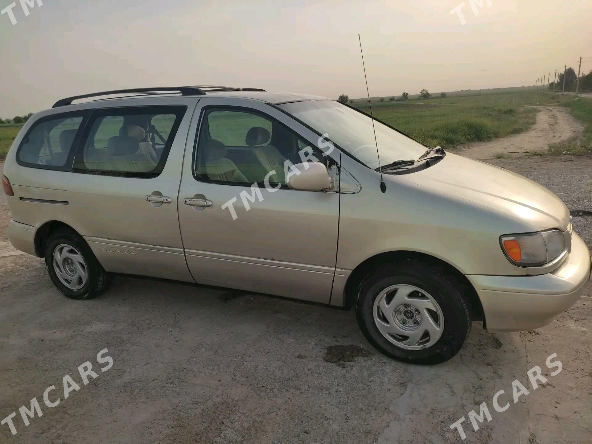 Toyota Sienna 2000 - 150 000 TMT - Baýramaly - img 2