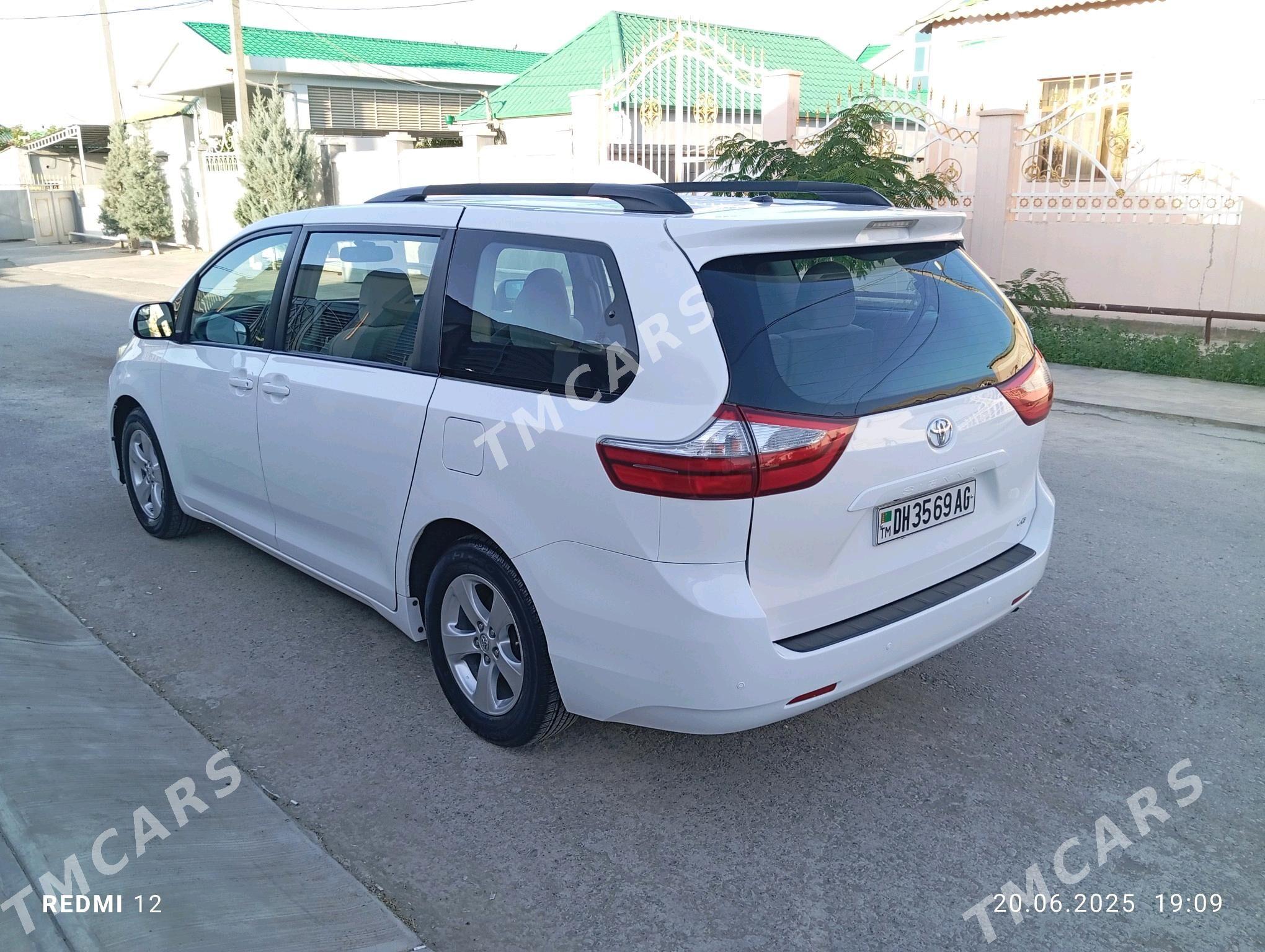 Toyota Sienna 2017 - 360 000 TMT - Aşgabat - img 3