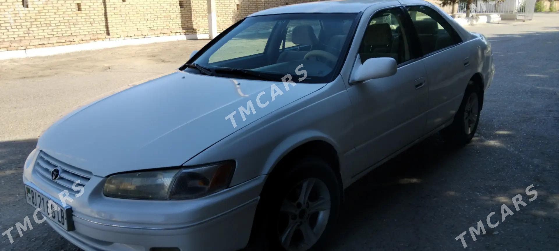 Toyota Camry 1998 - 100 000 TMT - Saýat - img 2