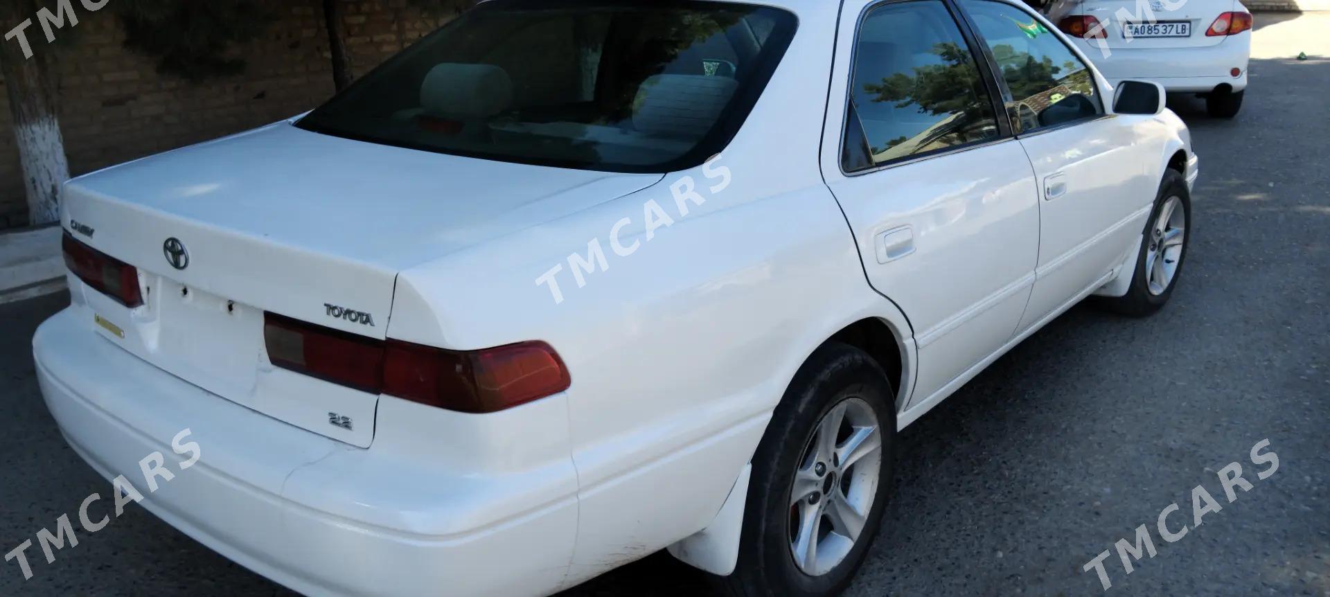 Toyota Camry 1998 - 100 000 TMT - Saýat - img 3