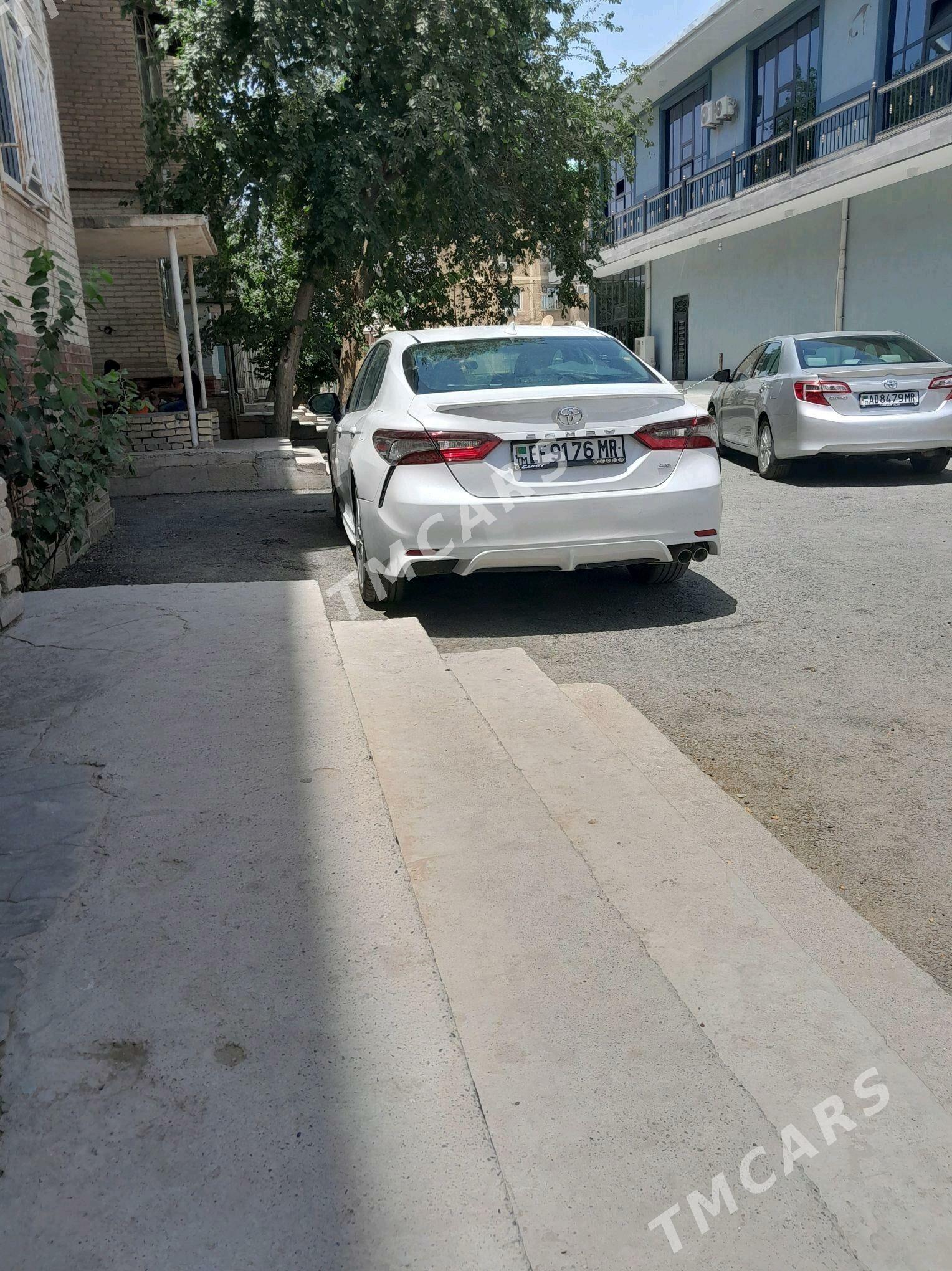 Toyota Camry 2022 - 350 000 TMT - Мары - img 3