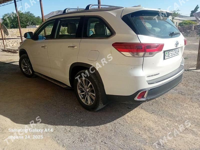 Toyota Highlander 2018 - 460 000 TMT - Койтендаг - img 2