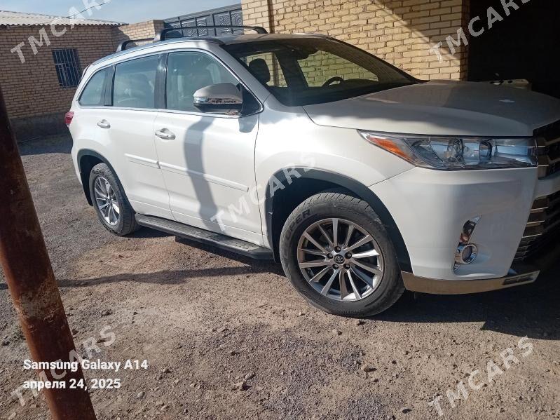 Toyota Highlander 2018 - 460 000 TMT - Койтендаг - img 3