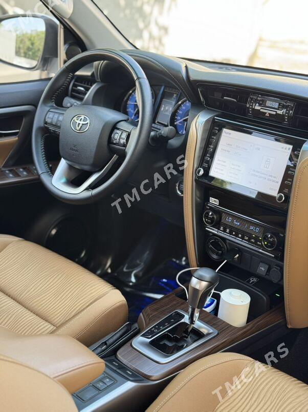 Toyota Fortuner 2024 - 640 000 TMT - Aşgabat - img 7
