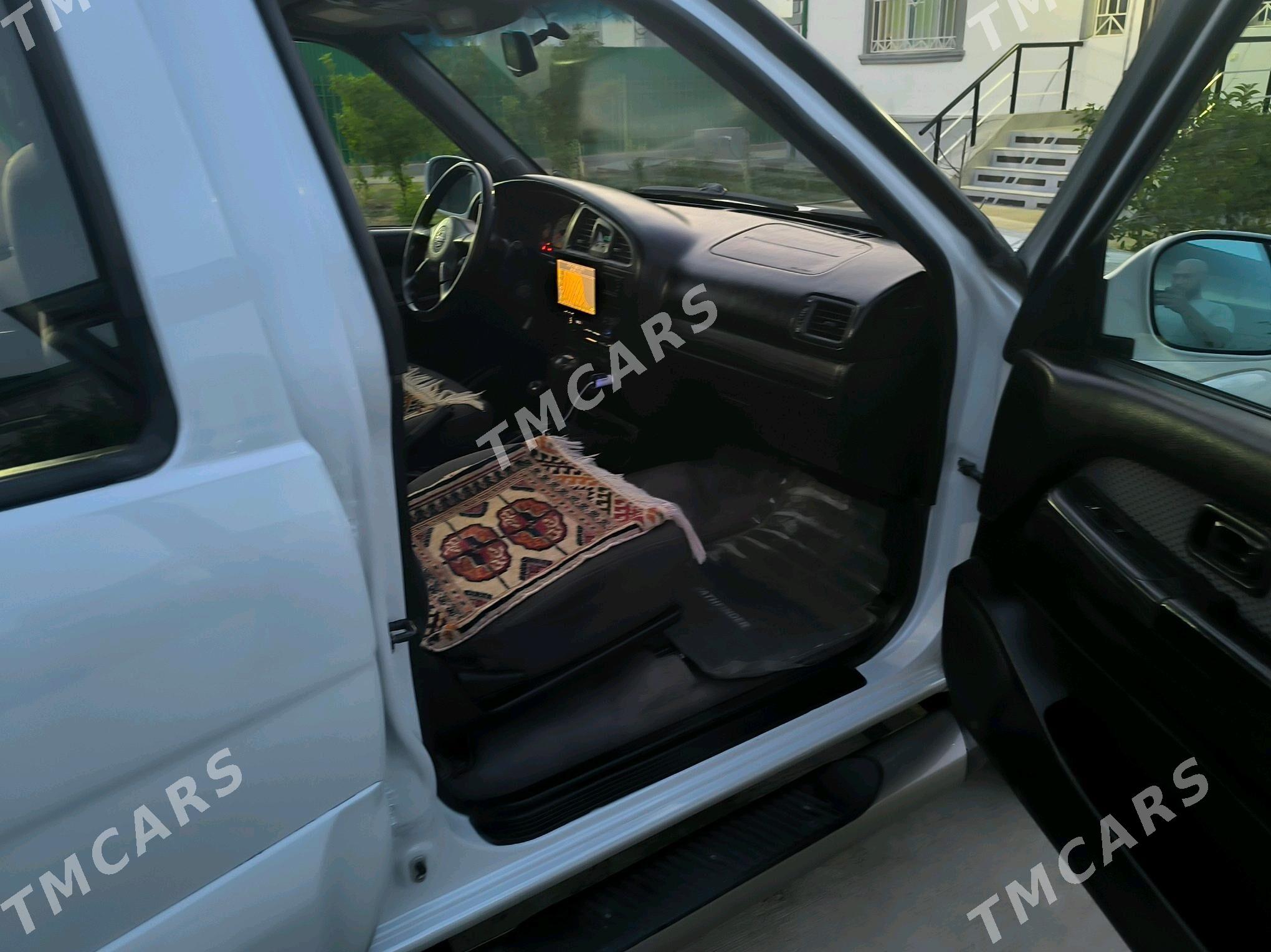 Nissan Pathfinder 2003 - 130 000 TMT - Täze zaman - img 4