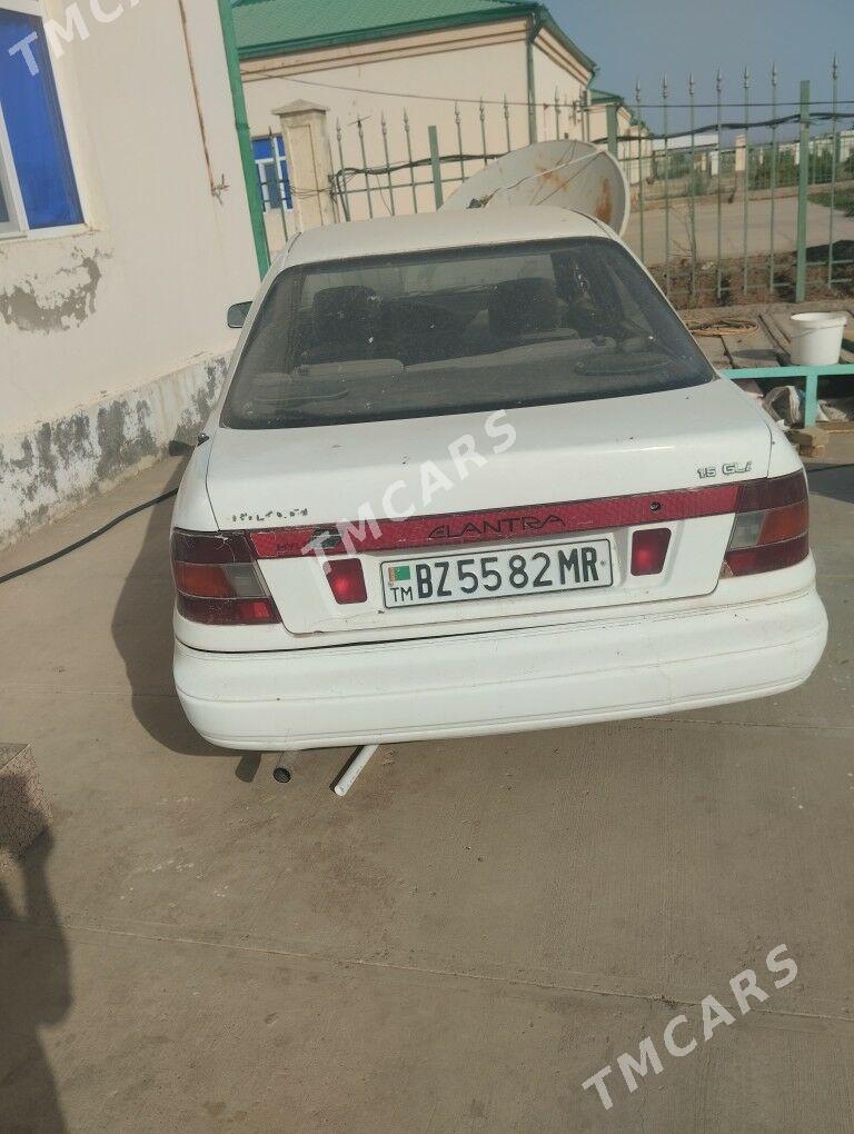 Hyundai Elantra 1994 - 10 000 TMT - Oguz han - img 4