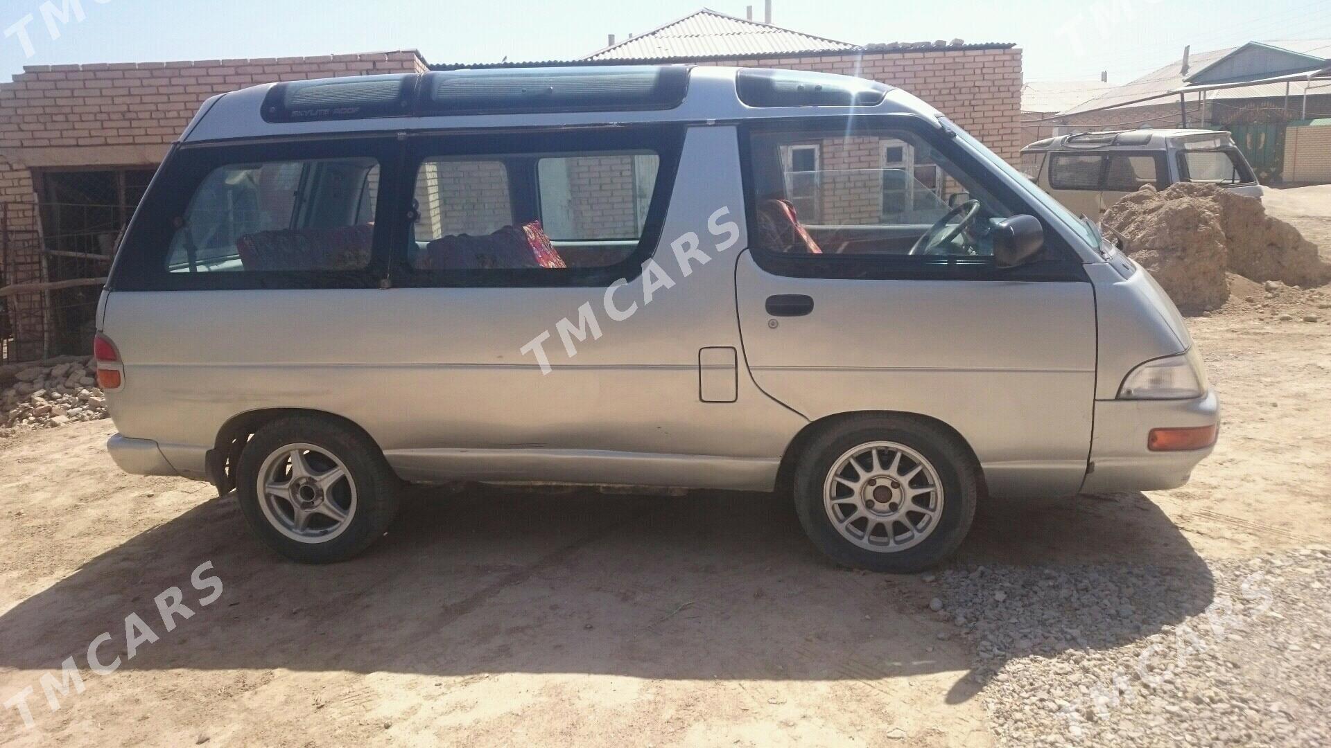 Toyota Hiace 1992 - 30 000 TMT - Murgap - img 5