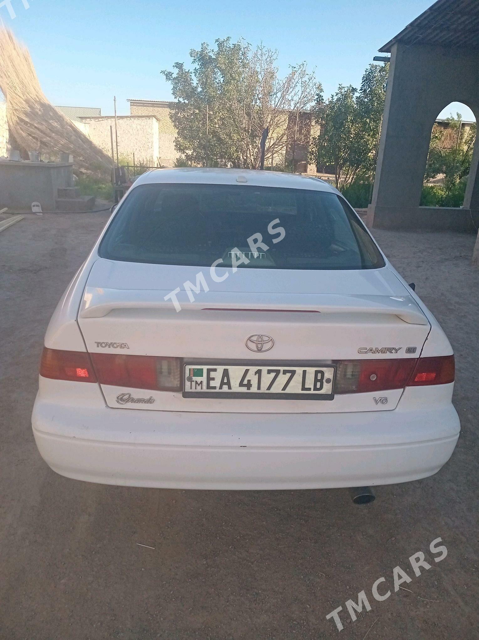 Toyota Camry 1998 - 125 000 TMT - Kerki - img 5