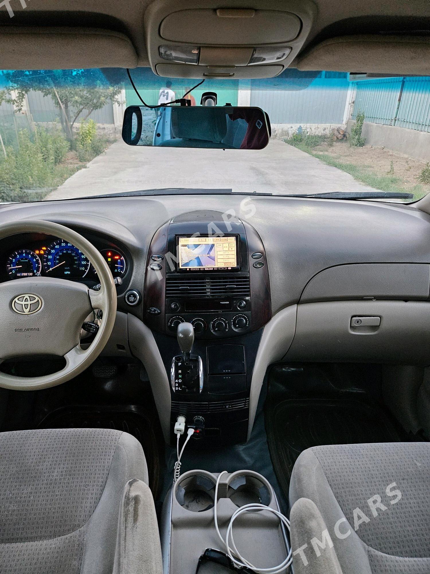 Toyota Sienna 2009 - 190 000 TMT - Aşgabat - img 3