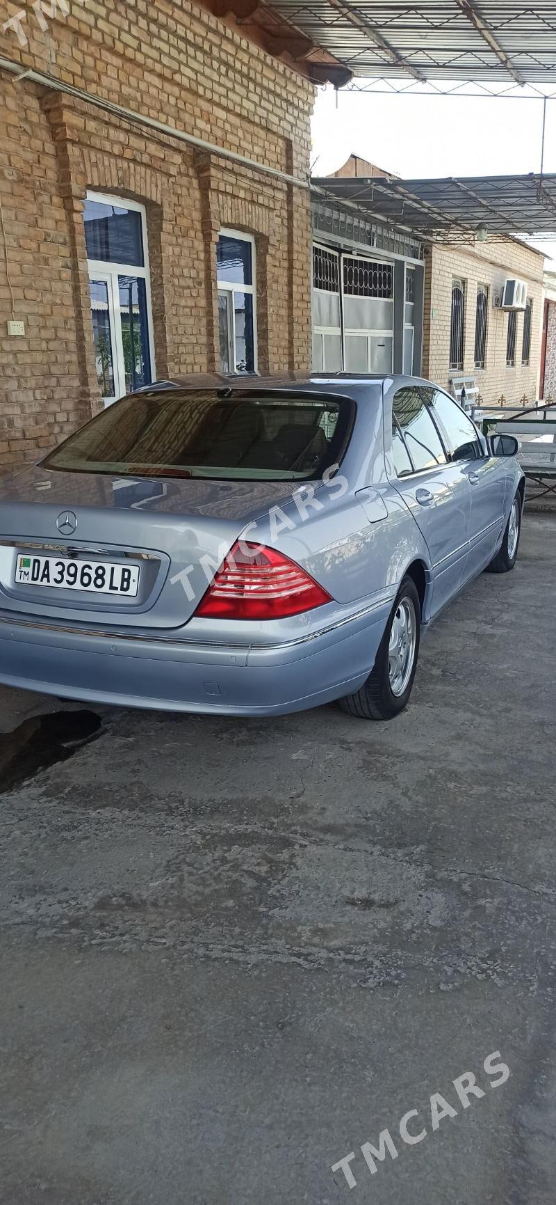 Mercedes-Benz C-Class 2005 - 130 000 TMT - Туркменабат - img 3