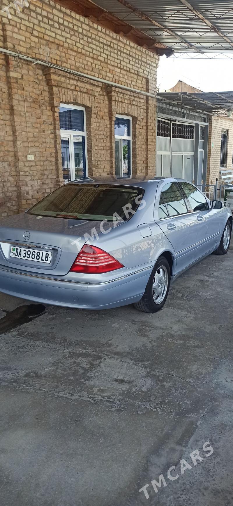 Mercedes-Benz C-Class 2005 - 130 000 TMT - Туркменабат - img 4