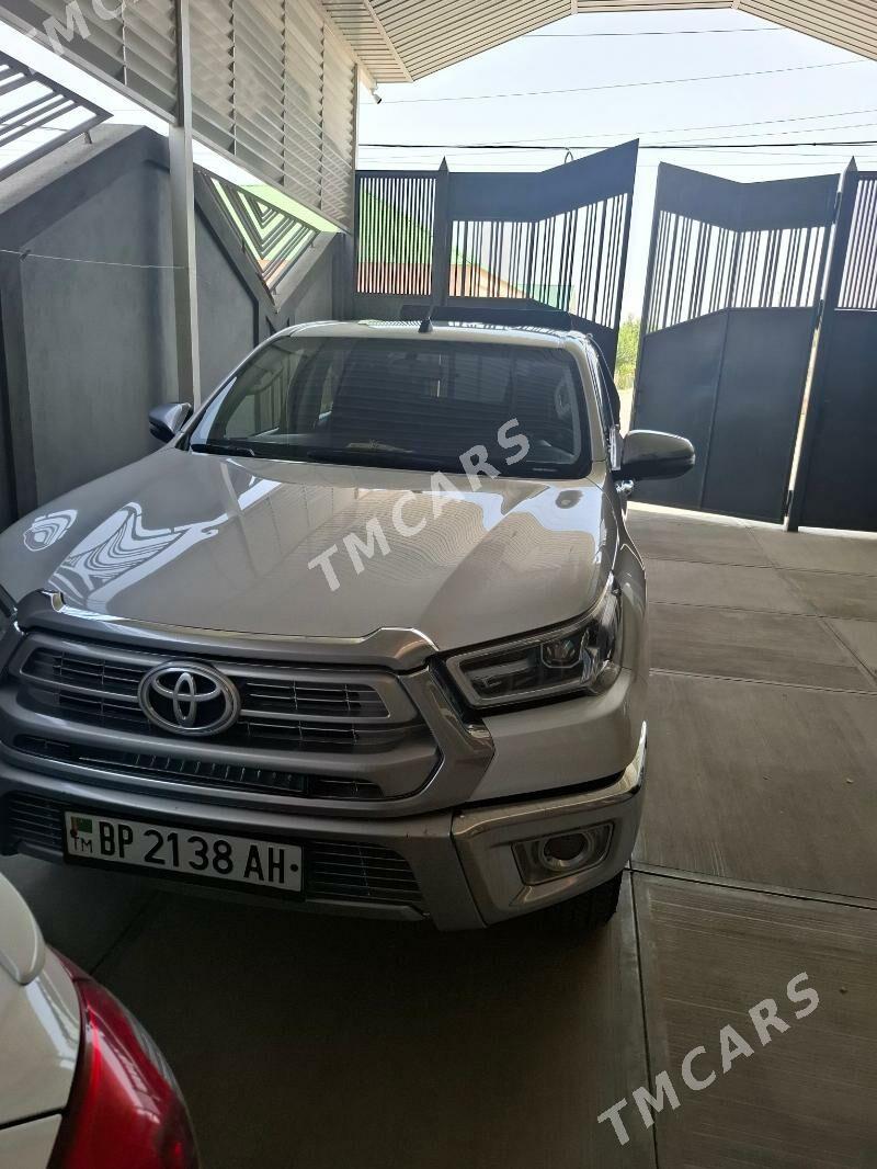 Toyota Hilux 2023 - 585 000 TMT - Gökdepe - img 2