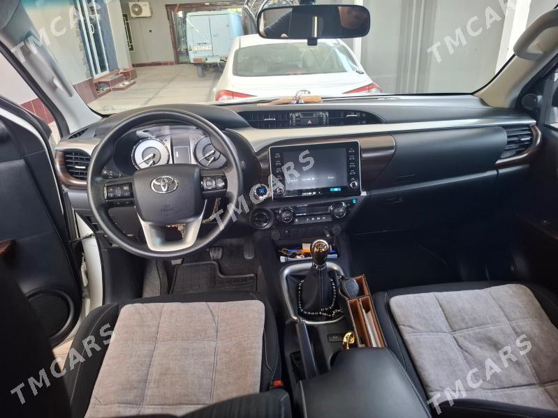 Toyota Hilux 2023 - 585 000 TMT - Gökdepe - img 3