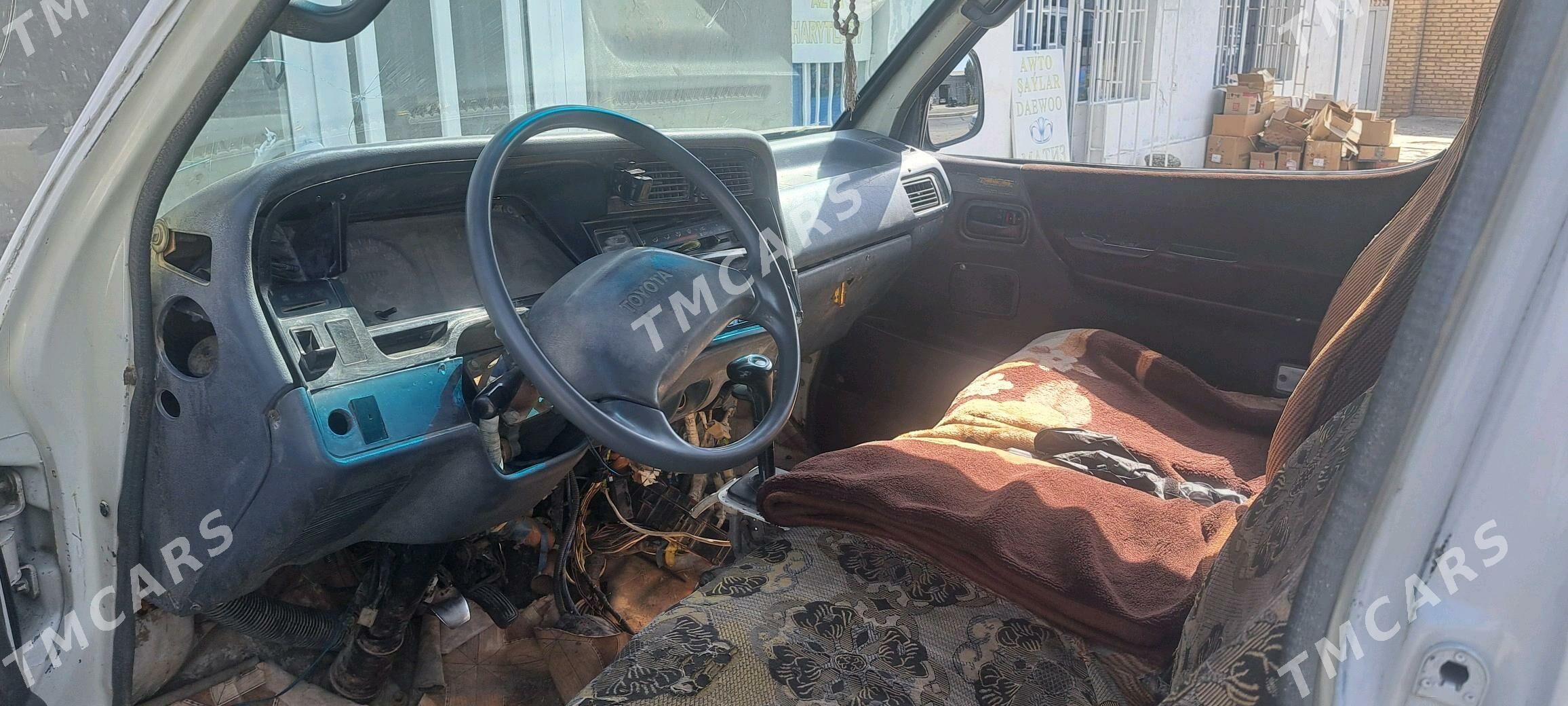 Toyota Hiace 1991 - 47 000 TMT - Türkmenabat - img 3