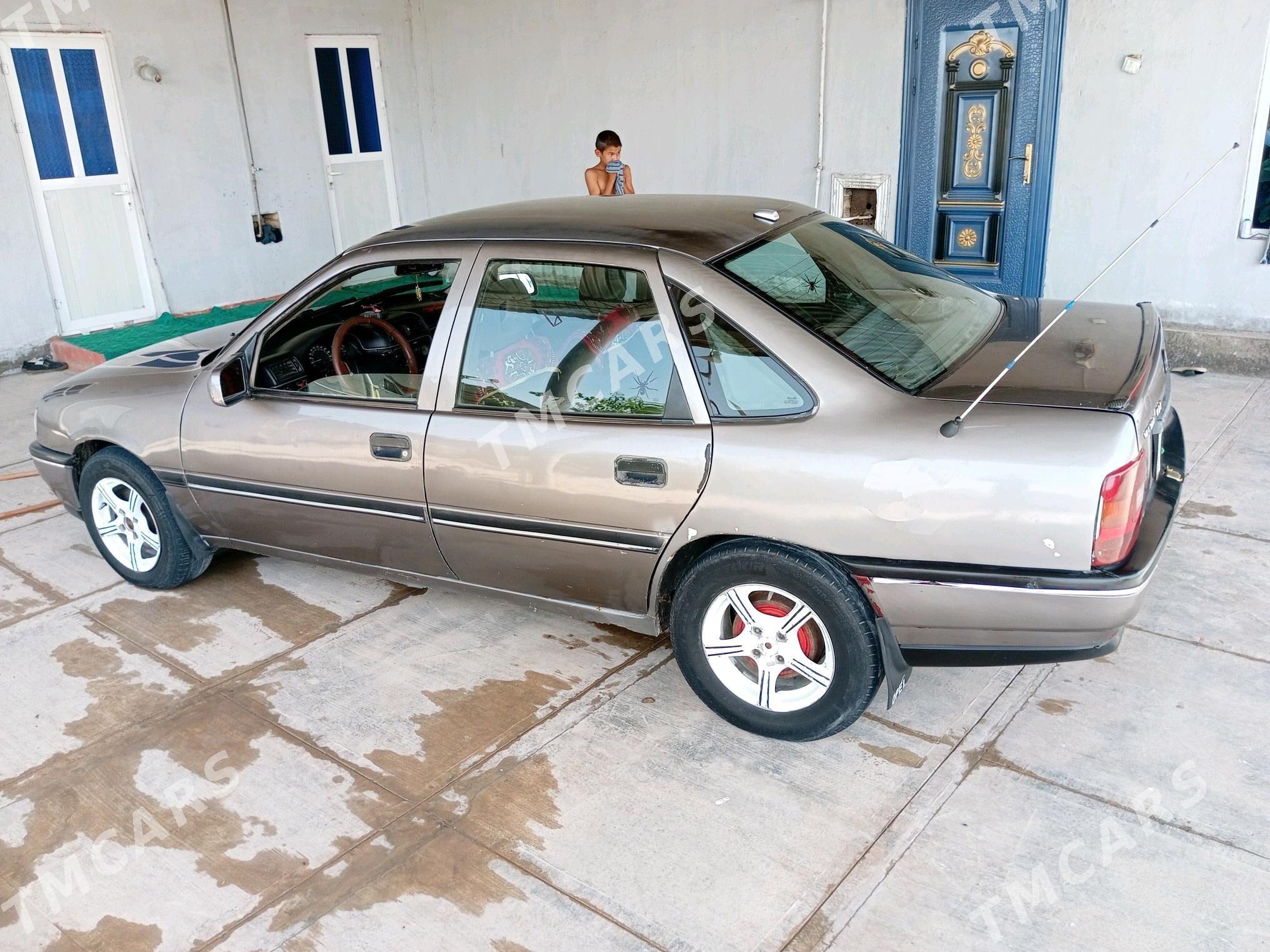 Opel Vectra 1992 - 25 000 TMT - Saýat - img 3