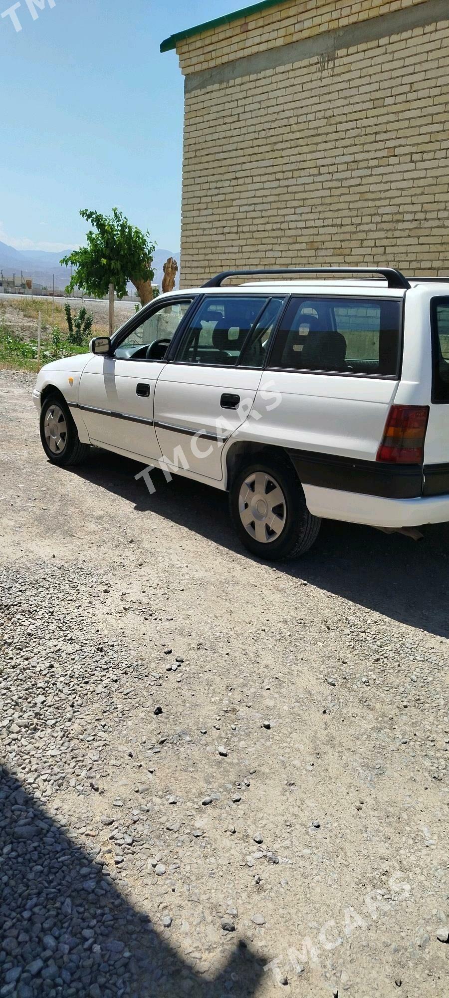 Opel Astra 1993 - 45 000 TMT - Bäherden - img 6