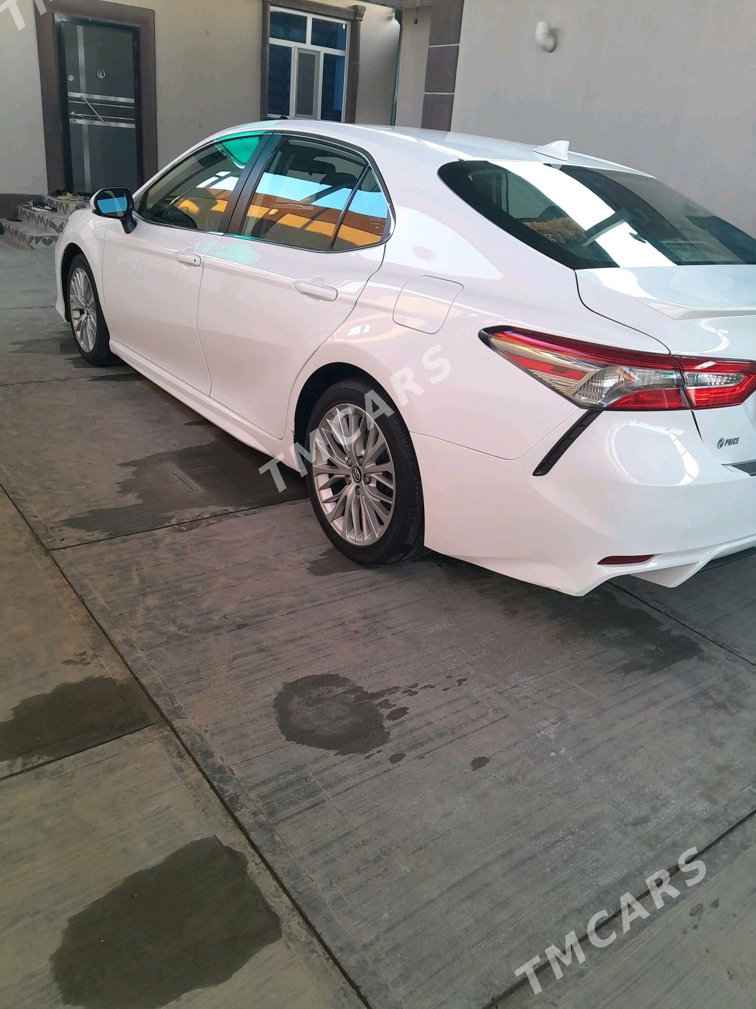 Toyota Camry 2019 - 310 000 TMT - Garadamak - img 4