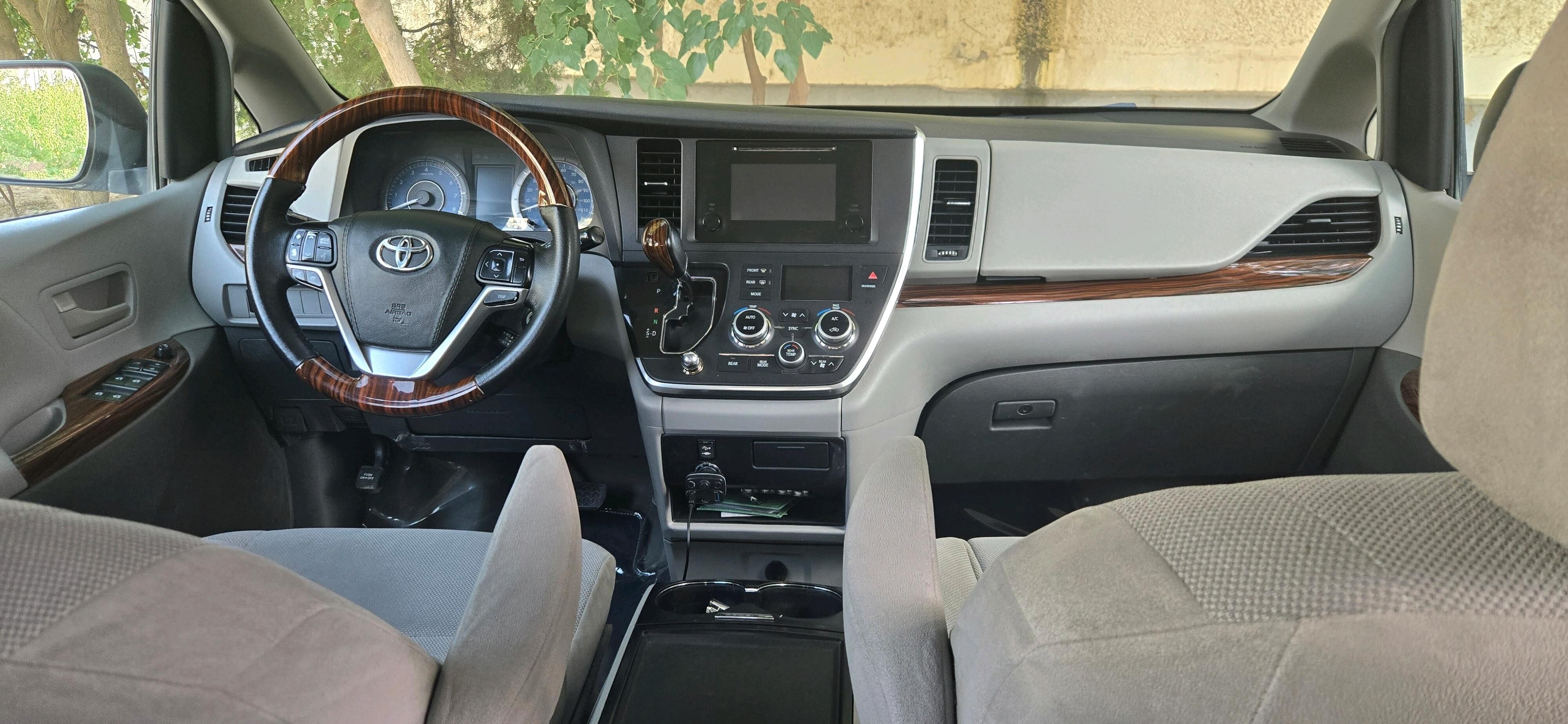 Toyota Sienna 2016 - 325 000 TMT - Türkmenbaşy - img 9